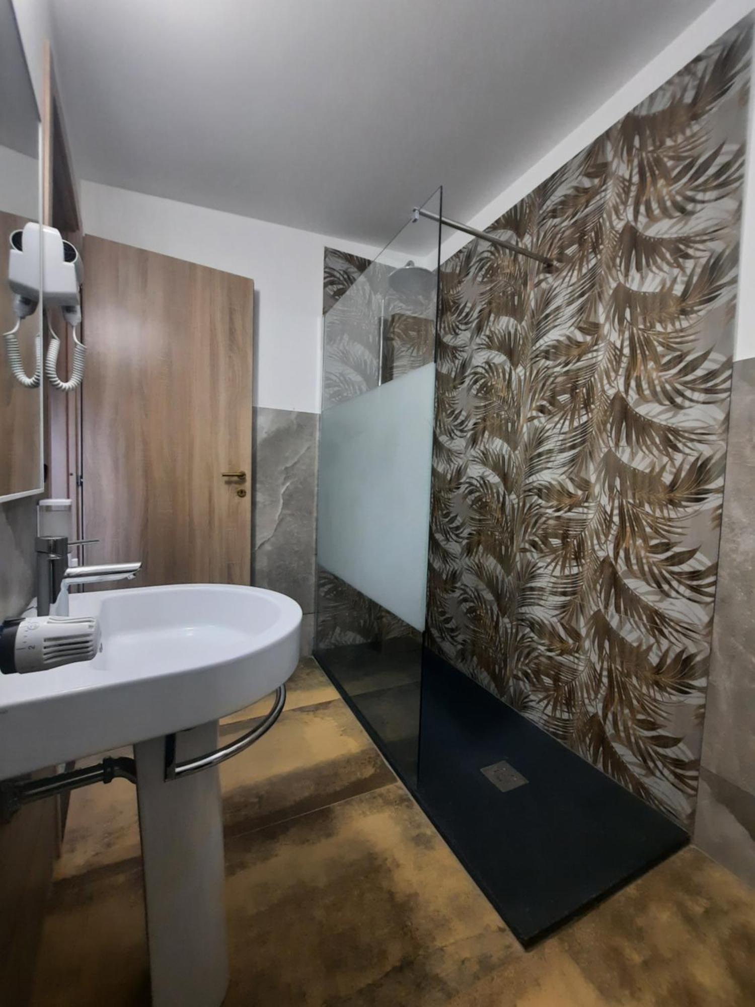 Апартаменты Viccinella House Capranica Экстерьер фото